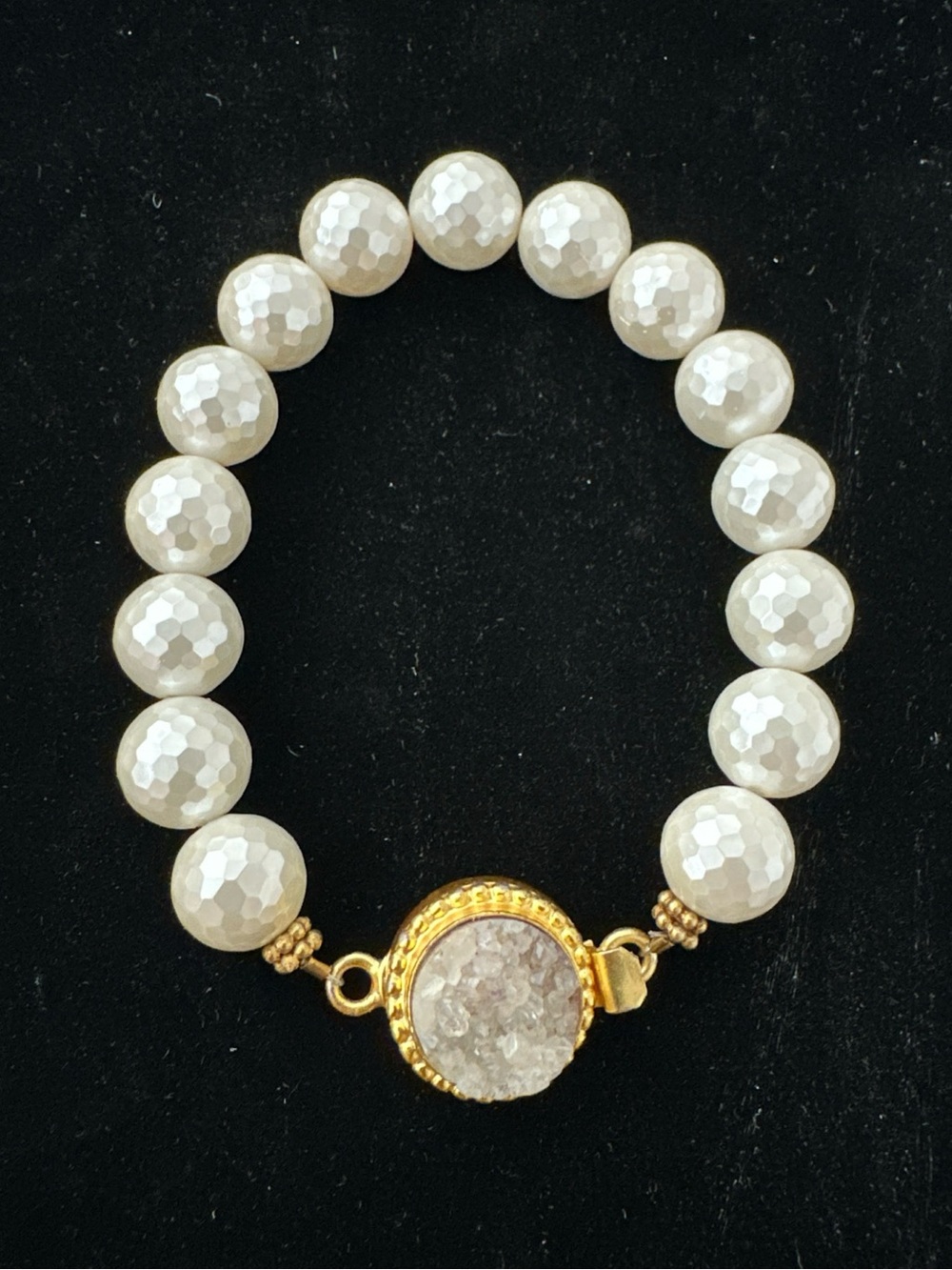 FAUX PEARL DRUZY CLASP BRACELET